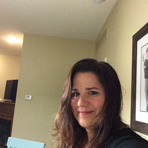 Meet your Posher, Leeann